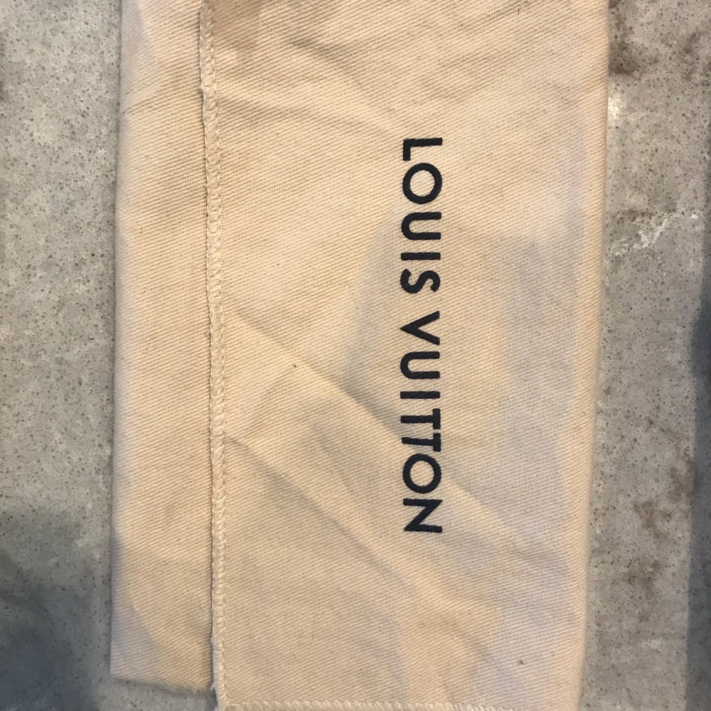 Authentic Louis Vuitton iPhone 7 case. - Picture 4 of 8